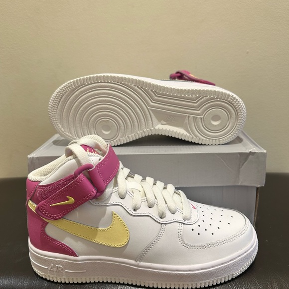 NIB NIKE AIR FORCE 1 MID LE Summit White/Citron Tint/Fuchsia sz 3.5Y - Picture 5 of 7